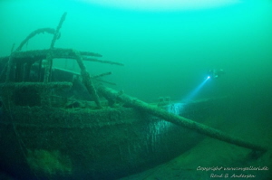 Lilly wreck in the Baltic sea by Rene B. Andersen 